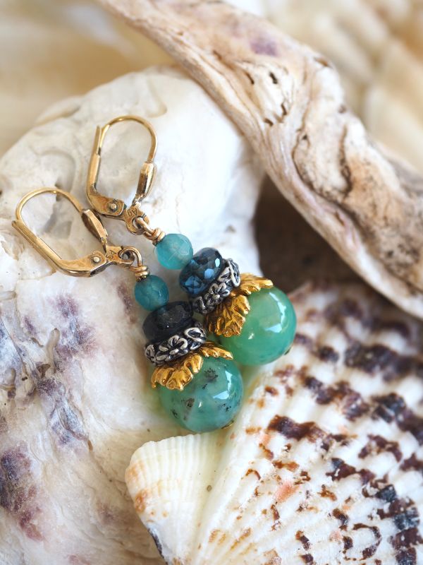 Goldplated hangers met apetiet, londen blue topaas en chrysopraas