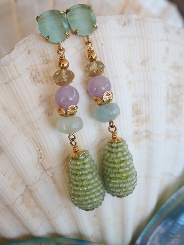 Brass stekers met goldfilled elementen, kattenoog, lemonkwarts, amethist, aquamarijn en prehniet