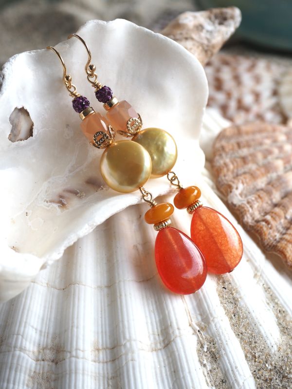 Goldfilled oorbellen met markasiet, maansteen, parel, kwarts - Afbeelding 4