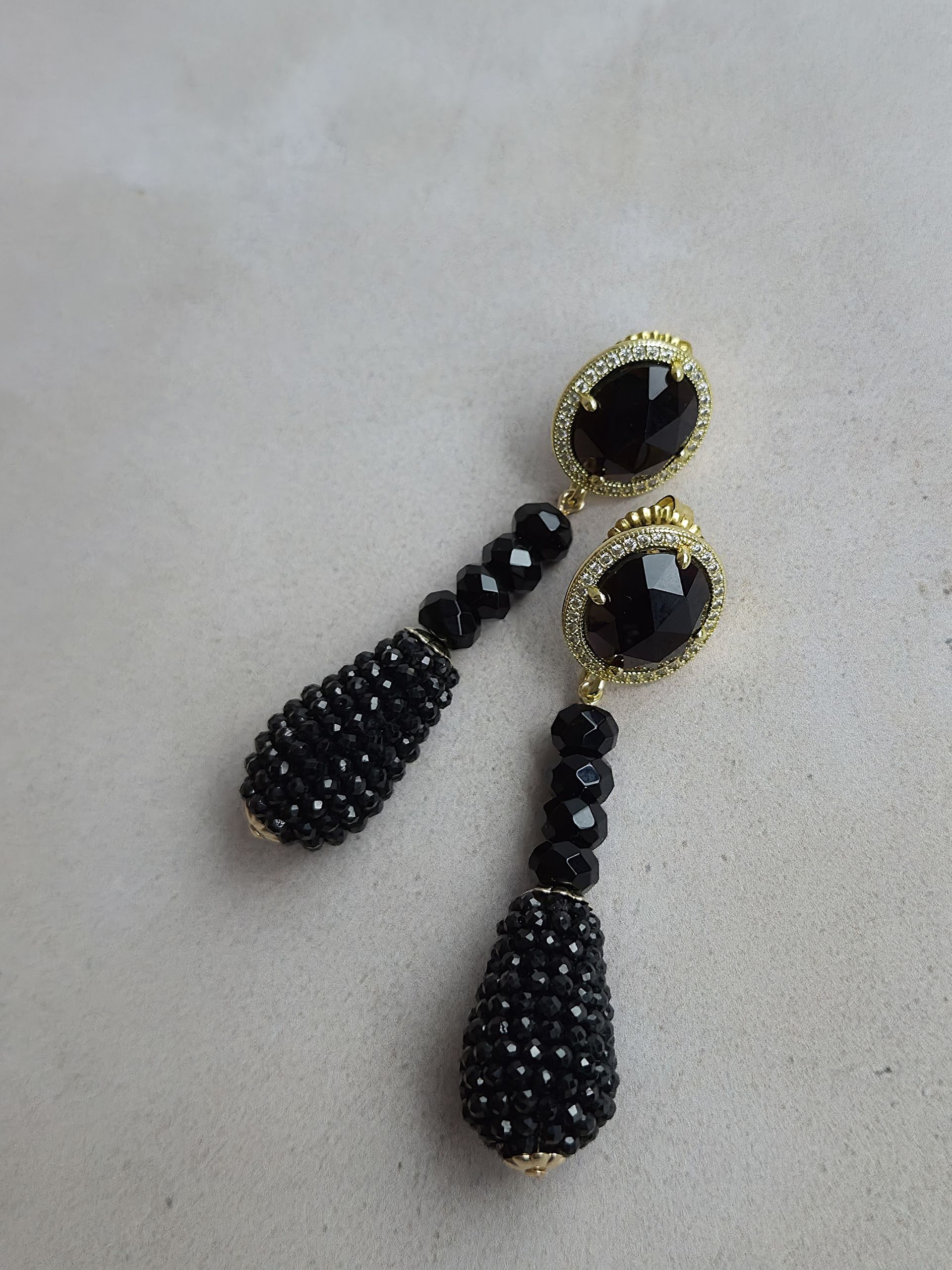 Brass stekers met kattenoog, kristal en spinel